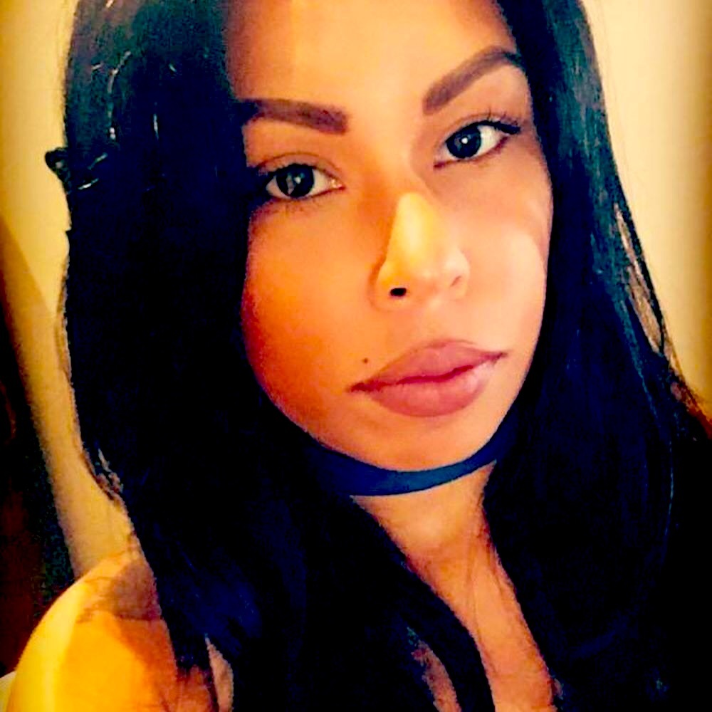 Meet your Posher, Monique